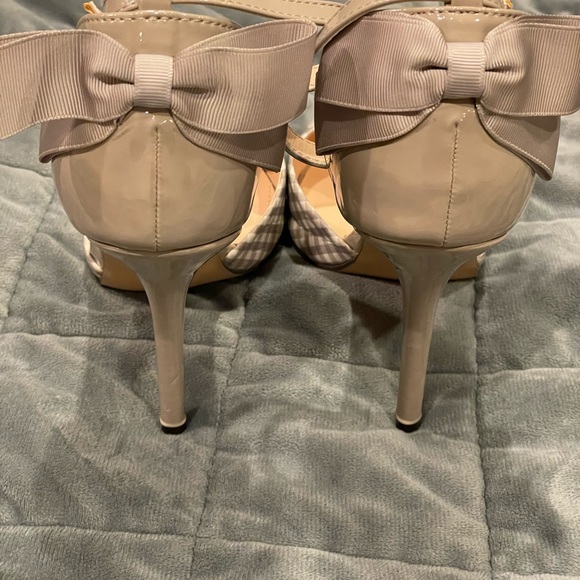 Madison by Shoedazzle beige plaid stiletto 9 - Picture 3 of 13